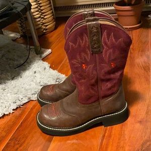 Like new women’s artist western boots 7M